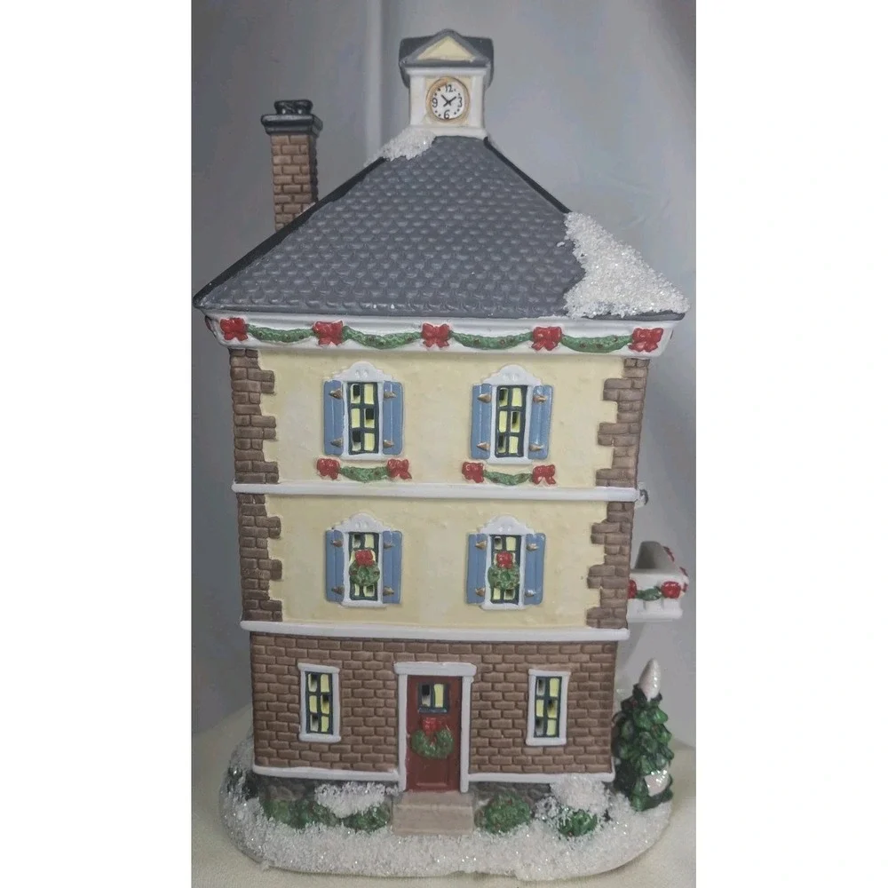 St. Nicholas Square Tick Tock Clock Shop 2009 Lighted W/ Interior Scene